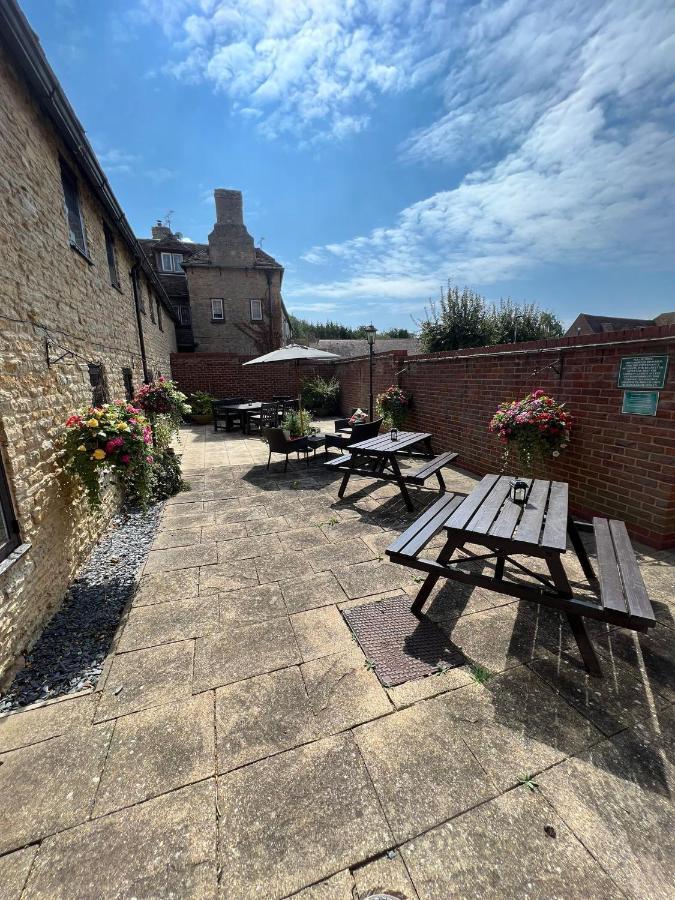 The Queen'S Head Milton Ernest Exterior photo